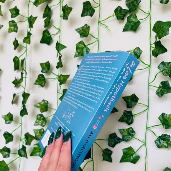 Is a beautiful book call The Love Hypothesis  including a set of page mates - Picture 3 of 4